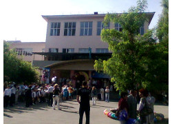 Средняя школа №13 в Алматы