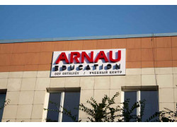 Arnau education